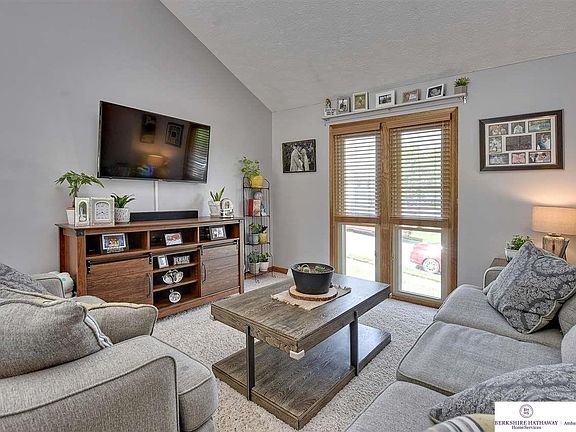 4th image of 8726 S 142nd Ave