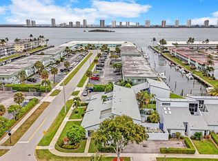 132 Wettaw Ln APT 118, North Palm Beach, FL 33408