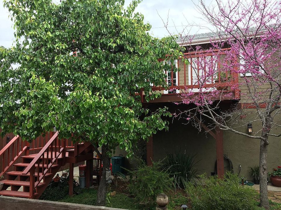 1st image of 318 N Loma Ave