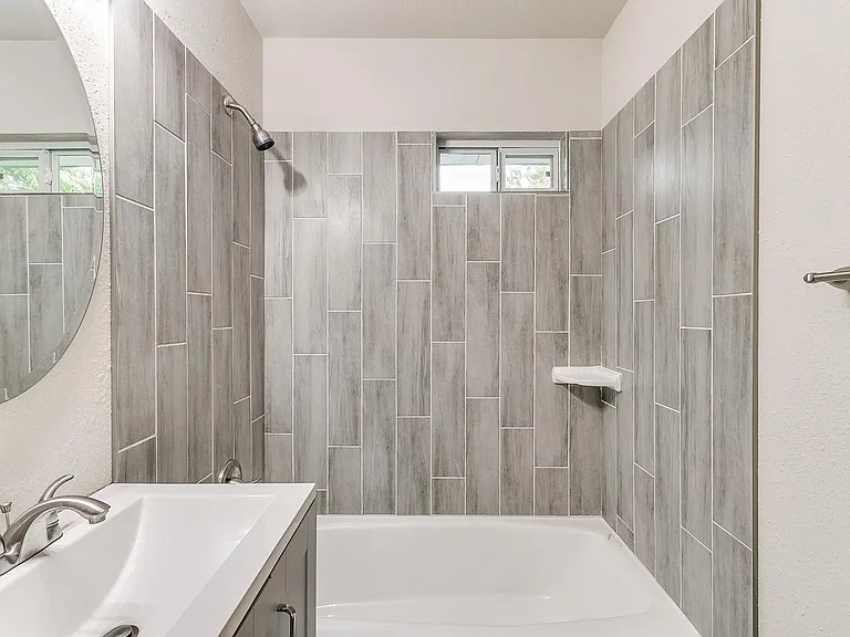 2221 Churchill Pl — Photo 23