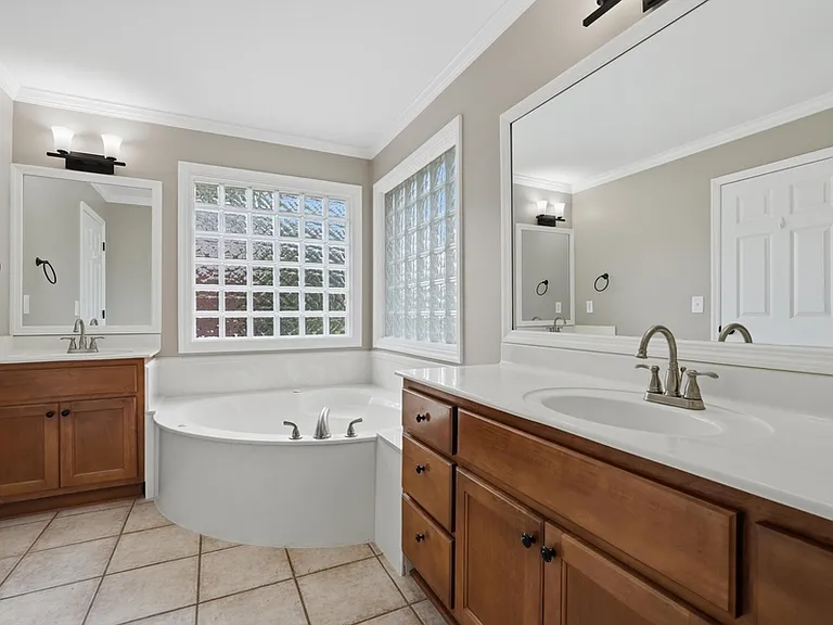 2819 Willowick Trl SE — Photo 16