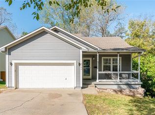 9164 Oak St, Kansas City, MO 64114
