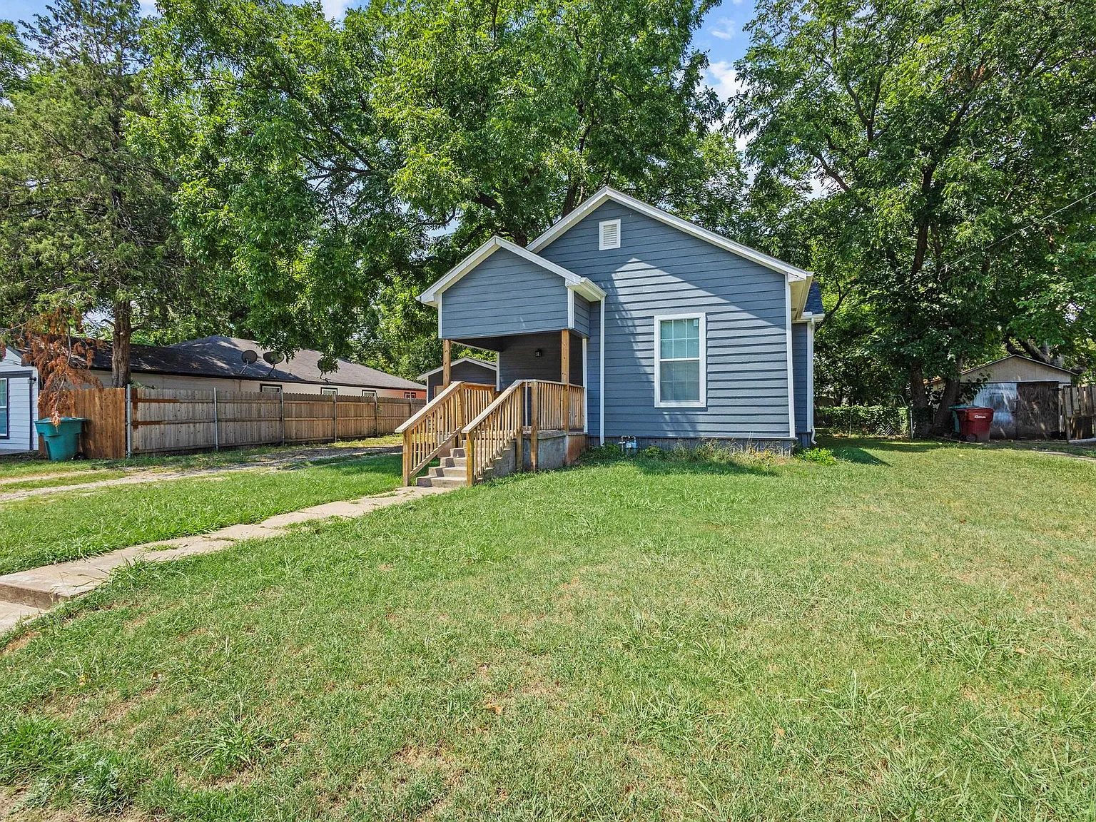3 bed, 976 sqft, $1,595 — Photo 3