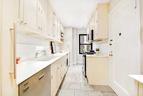 Sold by Compass | media 13