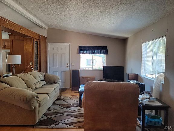 2nd image of 220 Magnolia Avenue