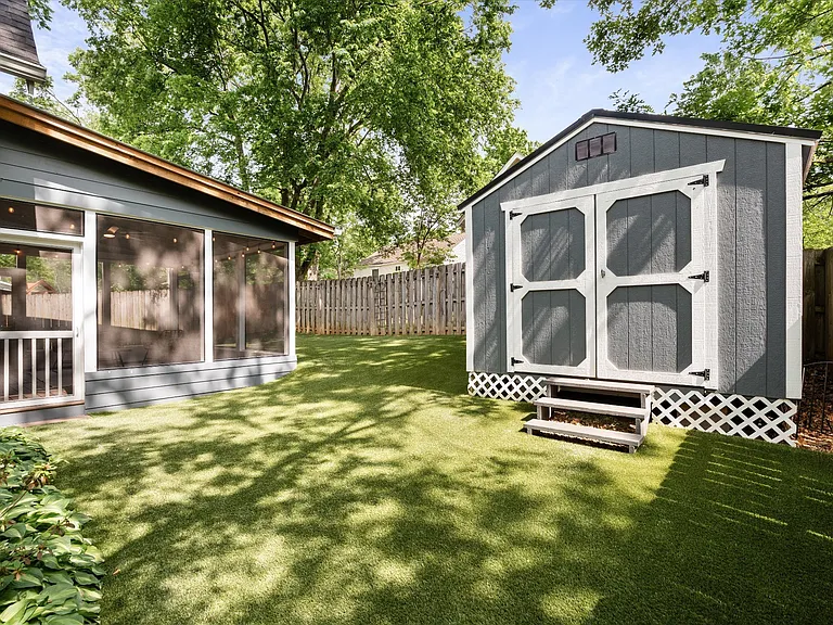 1315 Greenland Ave — Photo 10