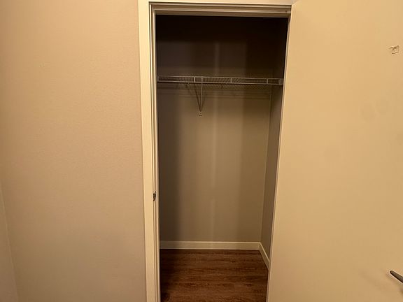 5th image of 975 NE Discovery Dr Unit 305