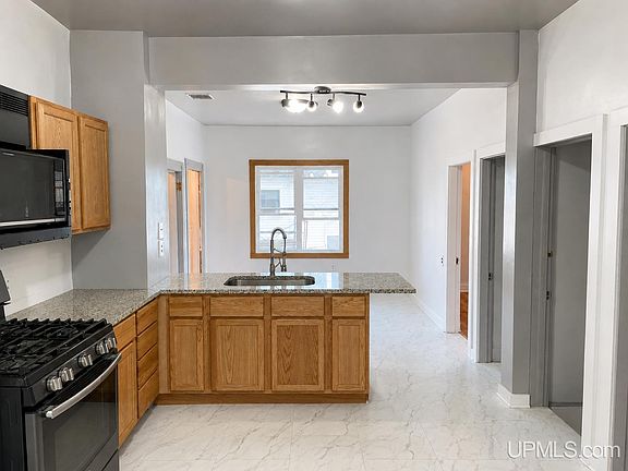 3rd image of 1105 Minnesota St