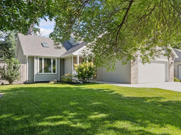 2534 Timberlea Dr, Woodbury, MN 55125