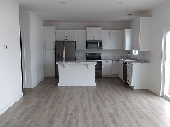 5th image of 871 Saucer Ct