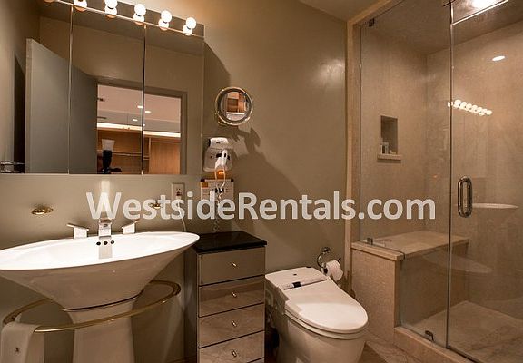 5th image of 8787 Shoreham Dr APT B3