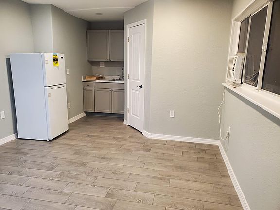 4th image of 1174 SE 2nd St #B
