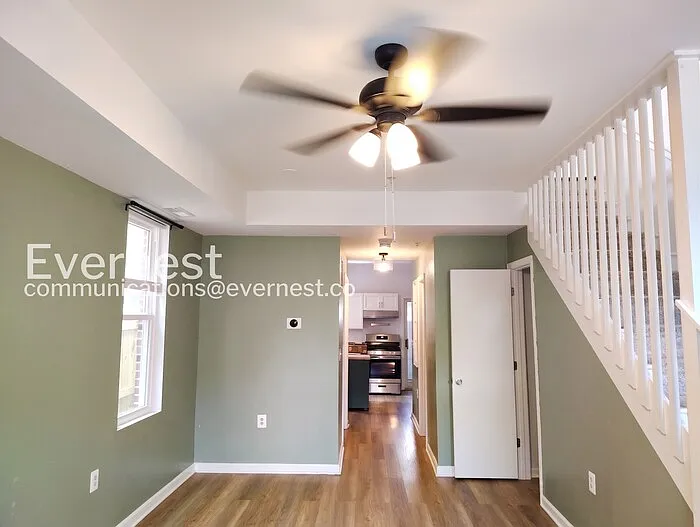 3 bed, 2.0 bath, 1200 sqft, $2,895 — Photo 4