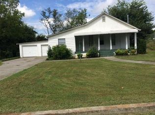 1006 Georgia Ave, Athens, TN 37303