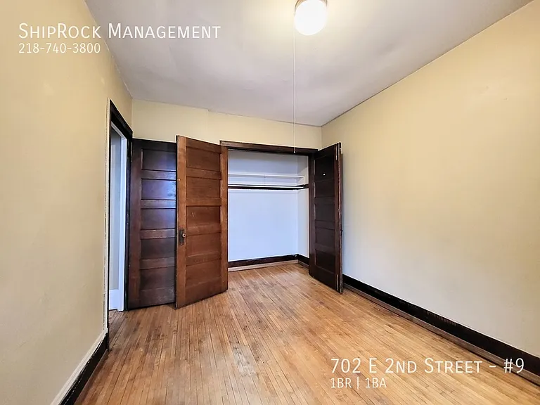 702 E 2nd St #9 — Photo 5