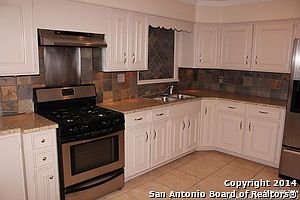 5th image of 223 Wayside Dr
