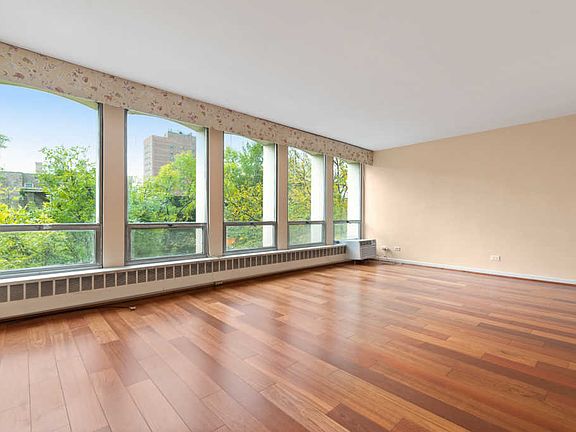 2nd image of 1400 E 55th St #204S