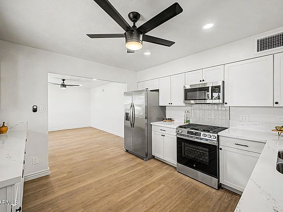 5th image of 2141 W LAUREL Lane