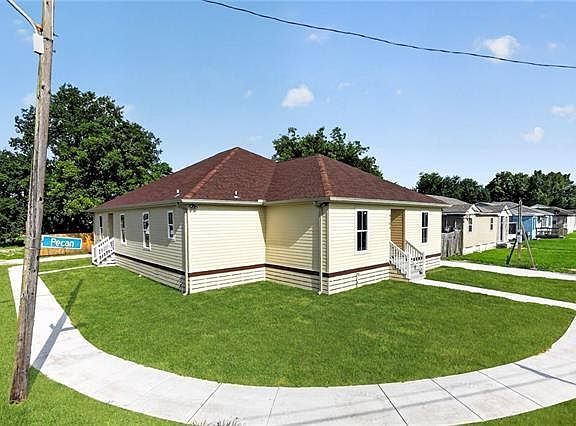 2nd image of 4763 Pecan St