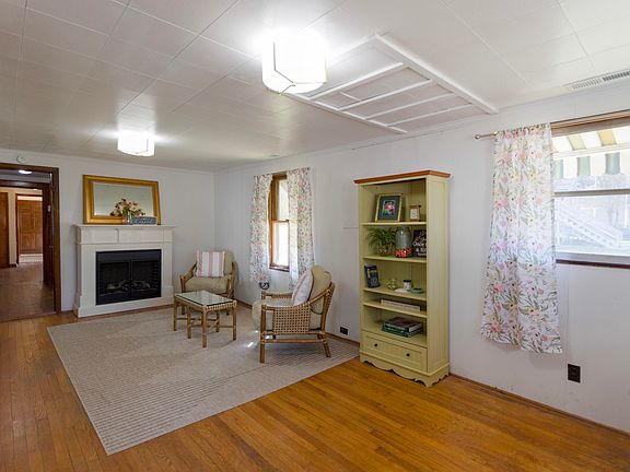 4th image of 1436 Maple Ave