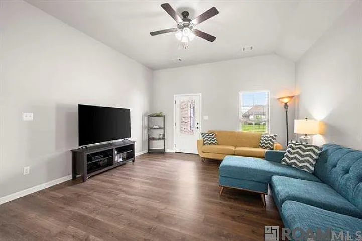 7728 Amite Springs Dr — Photo 3