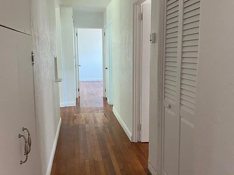 235 Williams Ave — Photo 10