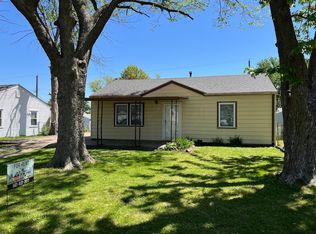 7303 Volquardsen Ave, Davenport, IA 52806