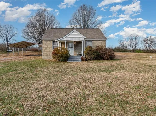 2819 Lees Chapel Rd, Browns Summit, NC 27214
