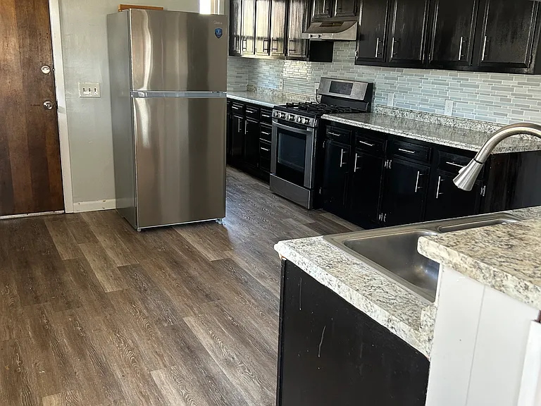 104-106 Madison St #2 — Photo 8