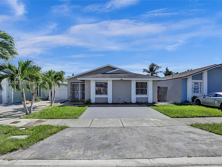 11854 SW 210th St — Photo 2