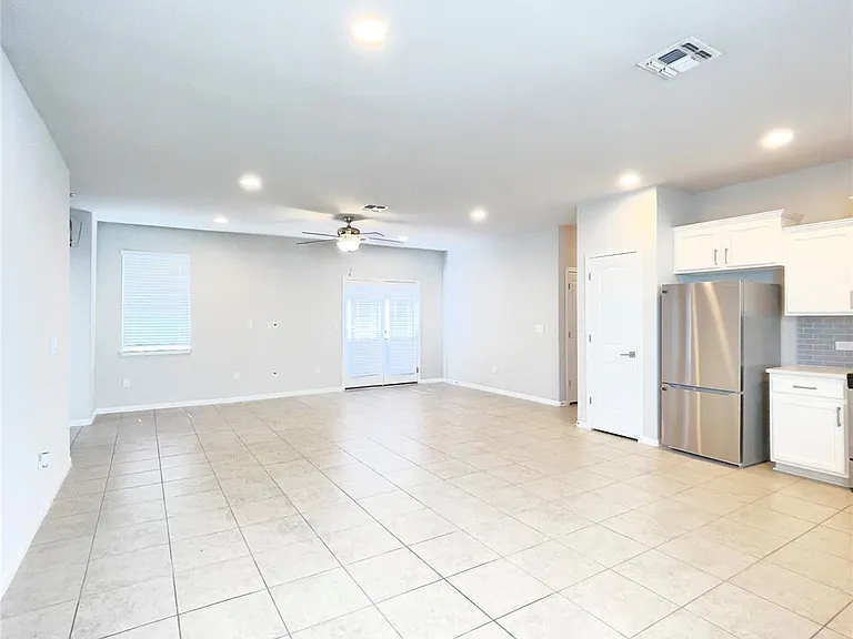 363 Eagle Brook Ln — Photo 7