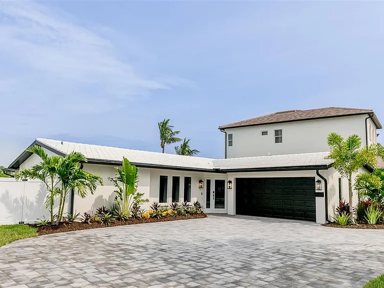 10350 Paradise Blvd — Photo 50