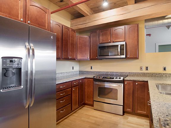 3rd image of 533 Columbia Ave APT 007