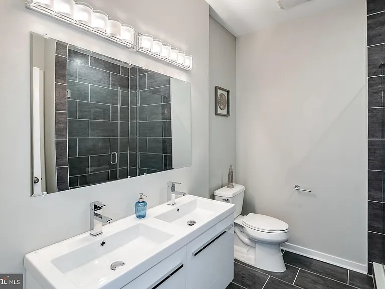 3832 Manor St — Photo 15