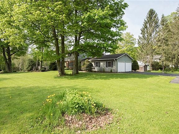 3rd image of 100 Willowcrest Dr