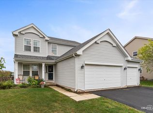 479 Raintree Dr, Oswego, IL 60543