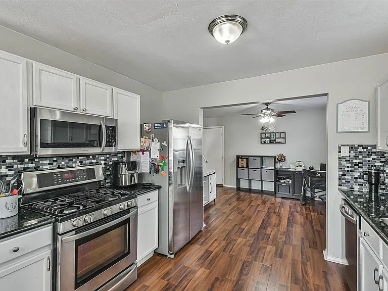 11735 Pebble Sands Dr — Photo 8