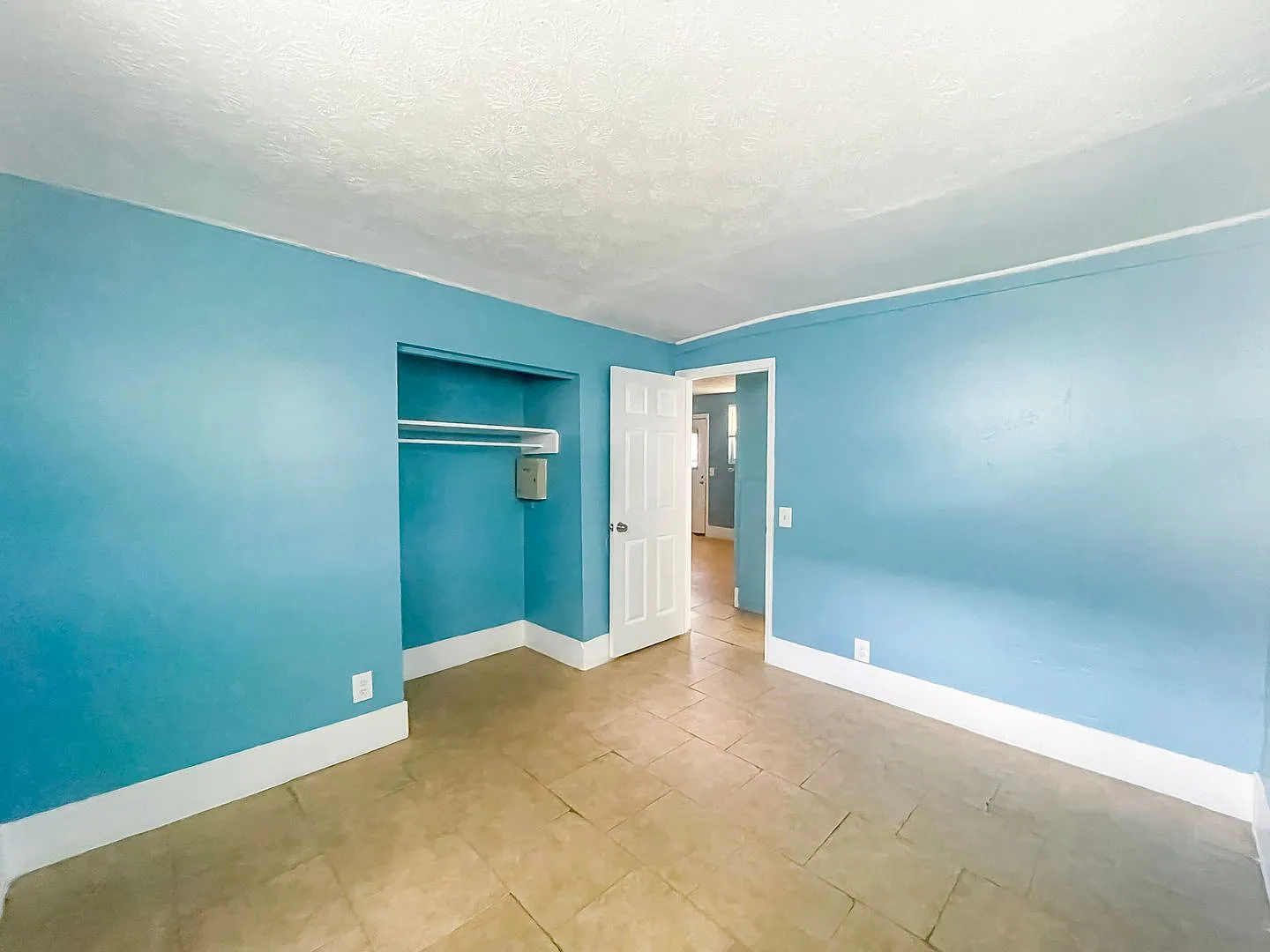Eaverson — Photo 2