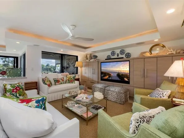 107 Clubhouse LN #391, NAPLES, FL 34105