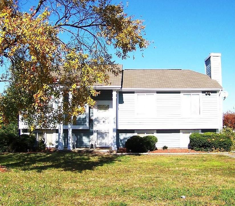 1st image of 2820 Darton Dr