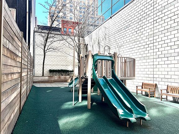 5th image of 360 E 88th St APT 9D
