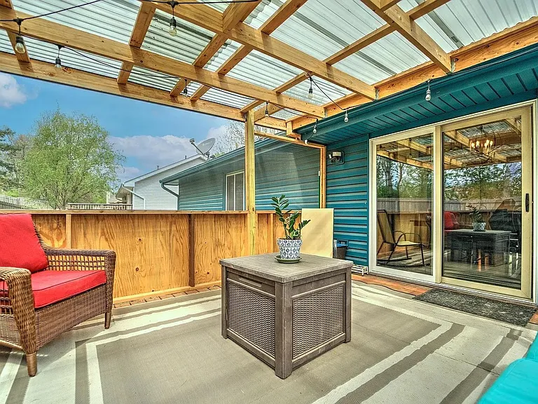 1329 Scott Rd — Photo 32