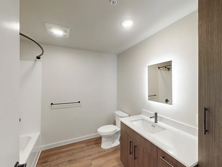Capitol Hilltop Apartments — Photo 31