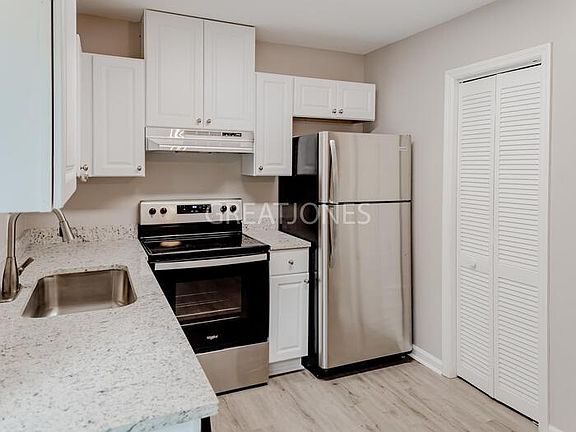 5th image of 2901 Rollingwood Dr