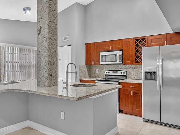 2nd image of 2810 N Oakland Forest Dr APT 305