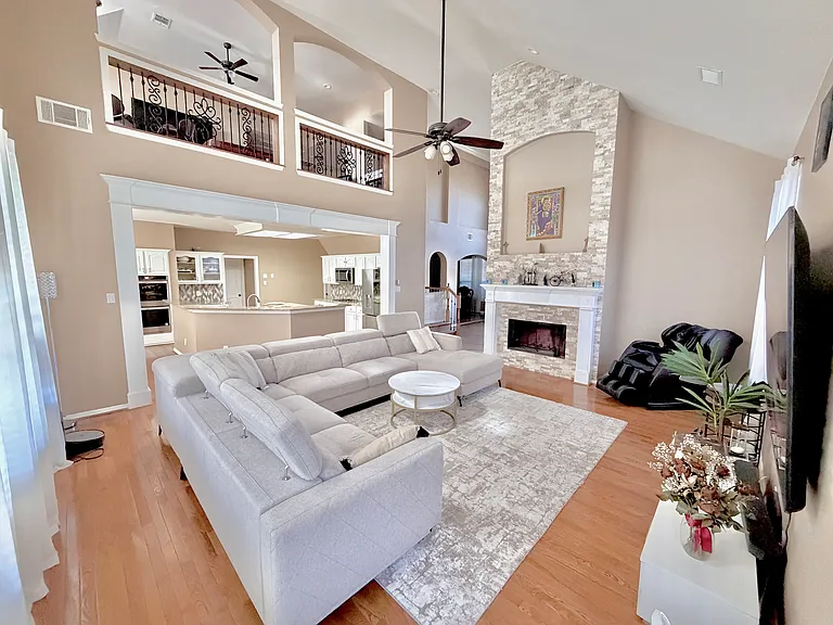 8902 Watersway Dr — Photo 5