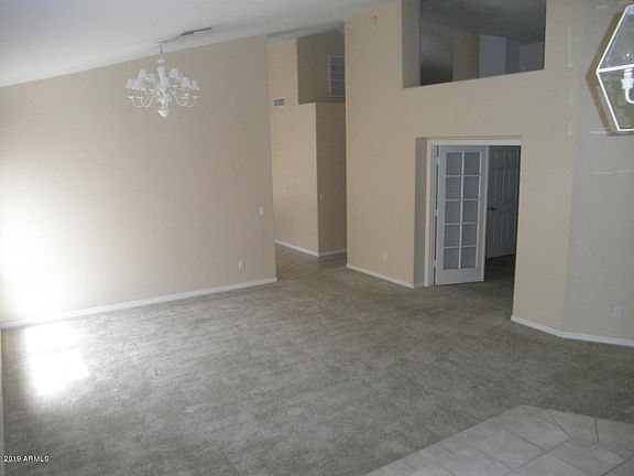 5th image of 901 E Goldenrod St