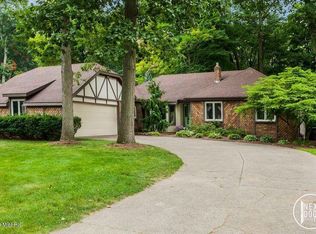 6820 Gettysburg Dr, Hudsonville, MI 49426