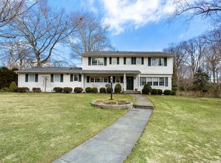 335 Chestnut, East Hills, NY 11576