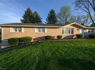 916 Buena Vista St NE, Canton, OH 44714